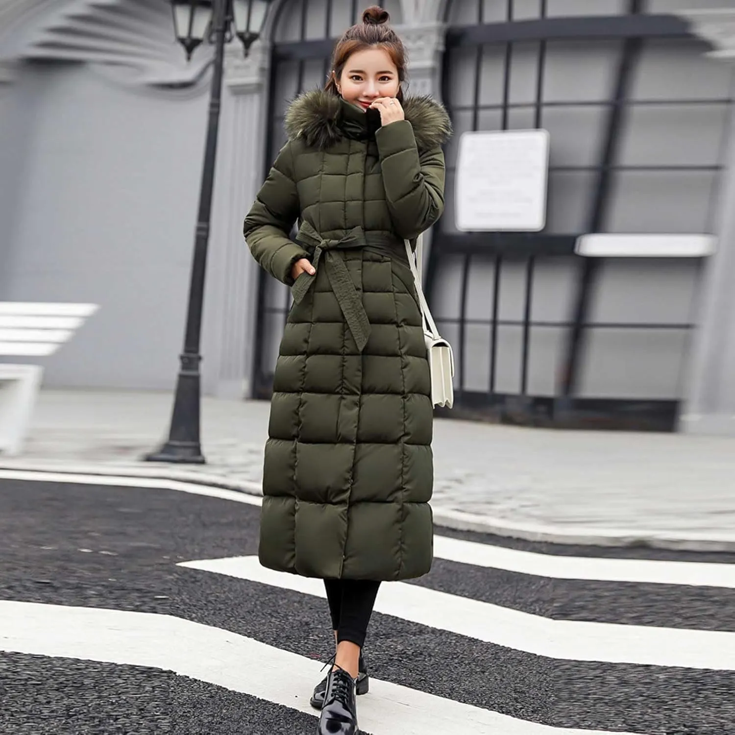 Women's Warm Winter Puffer Coat Windproof Hooded Down Jacket Thicken Warm Parka Outwear with Removable Faux-Fur Trim